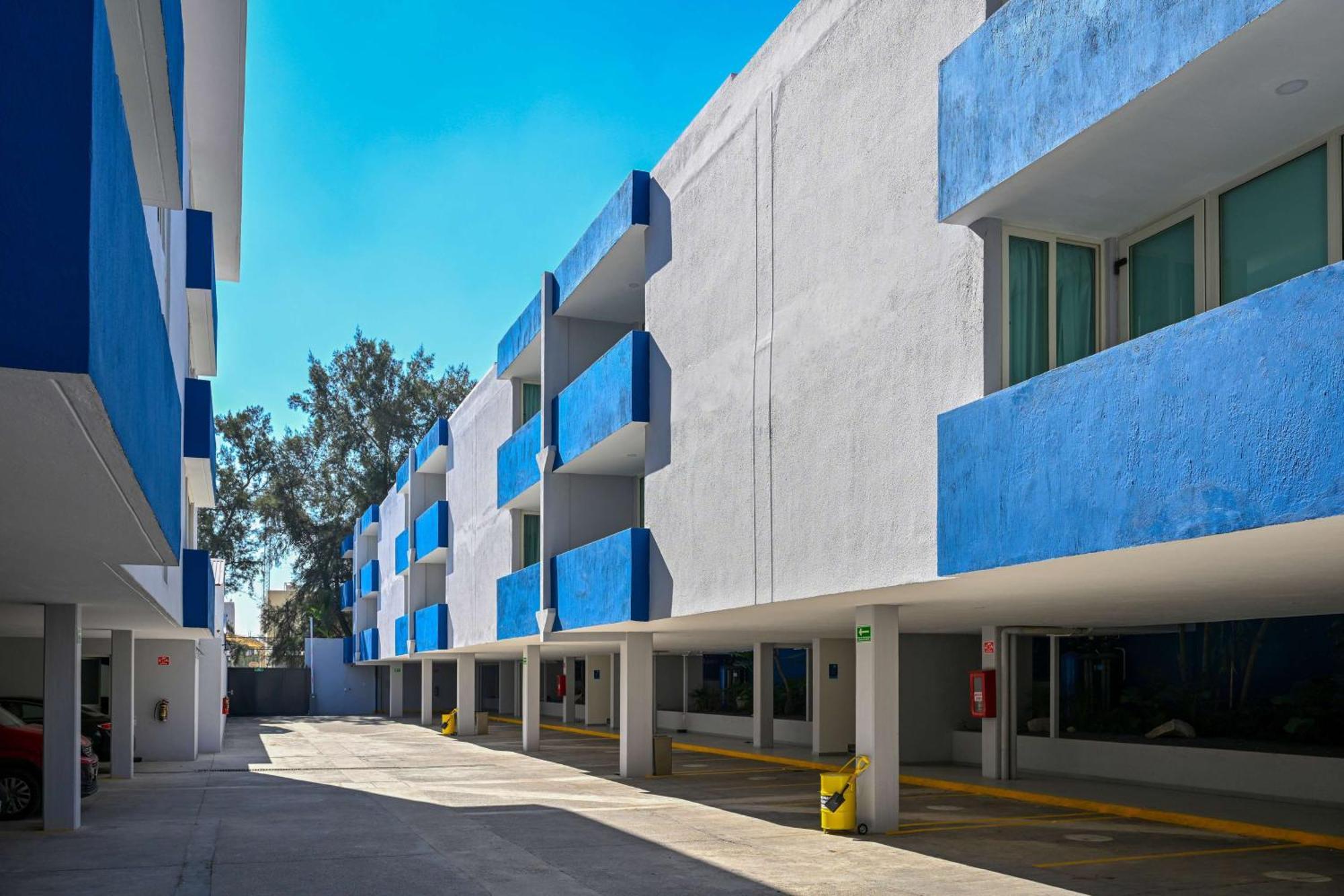 Vista Express Guadalajara Expo Surestay Collection By BW ซาโปปัน ภายนอก รูปภาพ