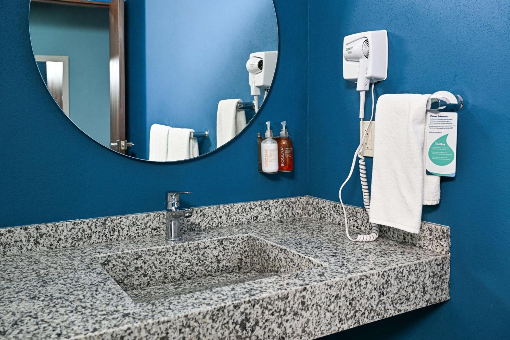 Vista Express Guadalajara Expo Surestay Collection By BW ซาโปปัน ภายนอก รูปภาพ